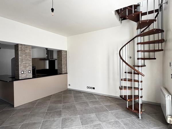 Maison entièrement rénovée T4