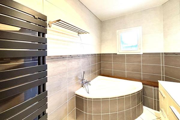 Maison entièrement rénovée T4