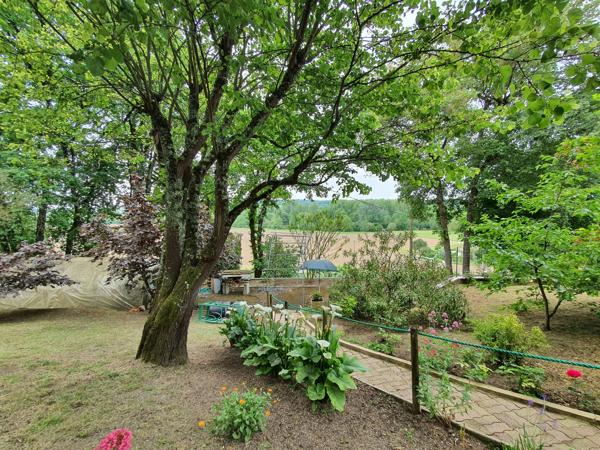 3 chambres, un sous sol et vues proche d'Eymet