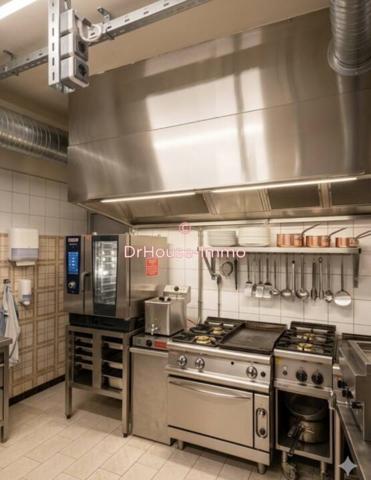 Commerce à vendre 3 pièces de 200 m²