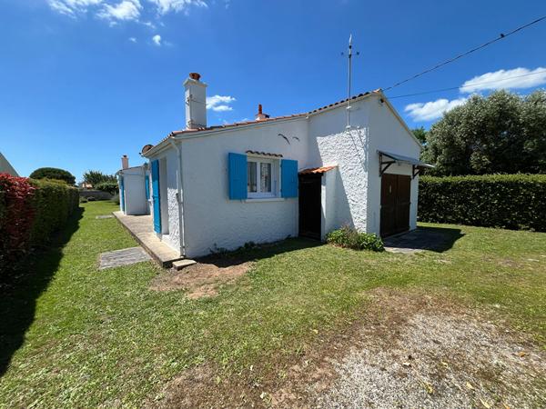 Saint-Pierre - À deux pas du port : maison avec studio indépendant sur 862 m² de terrain
