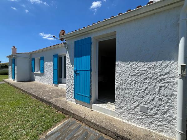 Saint-Pierre - À deux pas du port : maison avec studio indépendant sur 862 m² de terrain