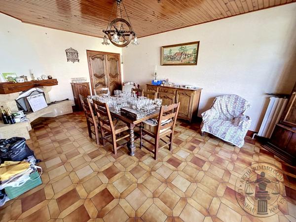 Vente                                                      Maison
                        
                     6 pièces                      136 m2                     à Dourdan