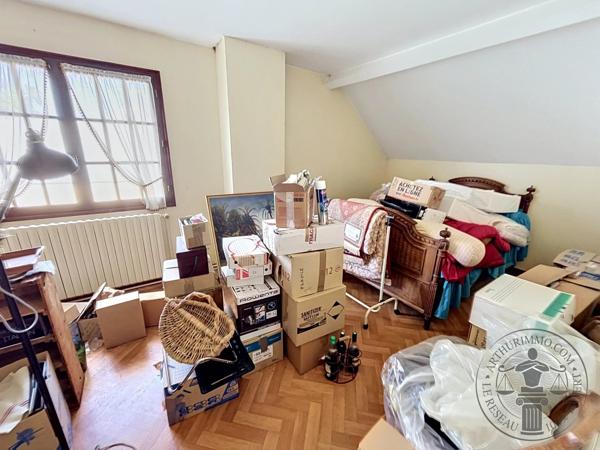 Vente                                                      Maison
                        
                     6 pièces                      136 m2                     à Dourdan