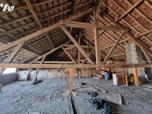 IMMEUBLE MIXTE A MARNAY