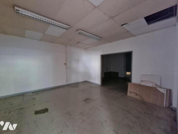 IMMEUBLE MIXTE A MARNAY