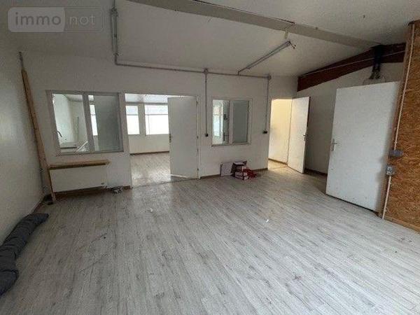 Entrepôt et bureaux à louer à Cormontreuil dans la Marne (51350), ref : 51095/175