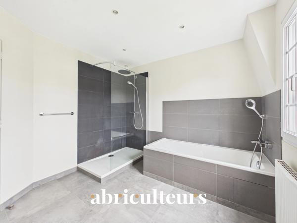 Maison familiale individuelle avec jardin 6 pièces 185 m² Ormesson-sur-Marne