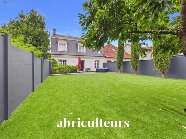 Maison familiale individuelle avec jardin 6 pièces 185 m² Ormesson-sur-Marne