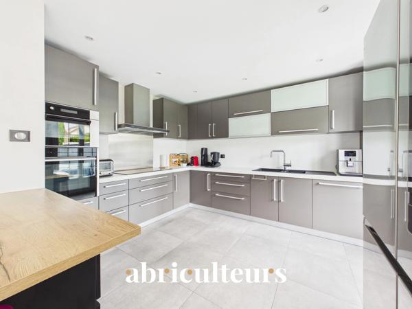 Maison familiale individuelle avec jardin 6 pièces 185 m² Ormesson-sur-Marne