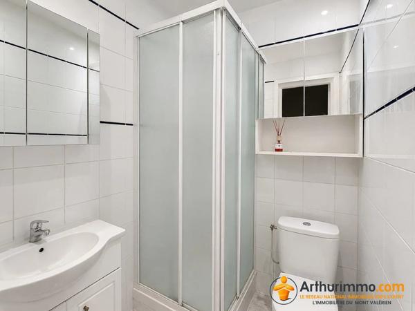 Vente                                                      Appartement
                        
                     3 pièces                      63 m2                     à Rueil-Malmaison