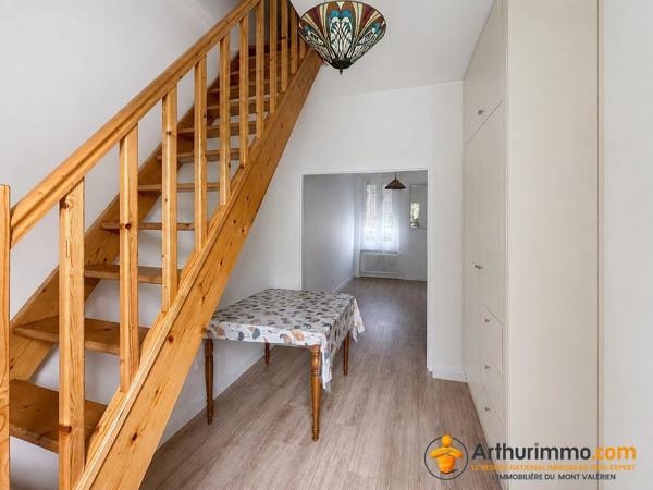Vente                                                      Appartement
                        
                     3 pièces                      63 m2                     à Rueil-Malmaison