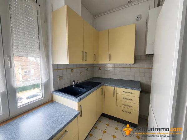 Vente                                                      Appartement
                        
                     3 pièces                      63 m2                     à Rueil-Malmaison