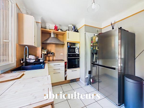 Charmant appartement T4 avec balcon à Aix-en-Provence (13100)