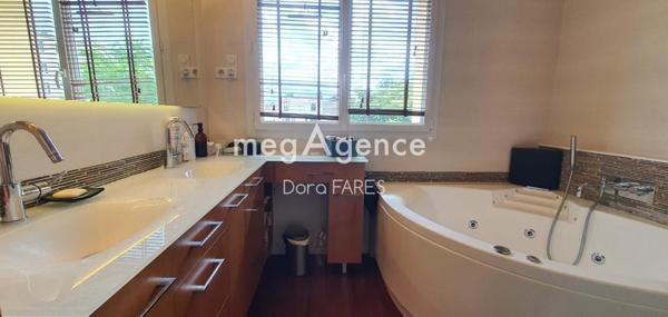 Maison à FRESNES, 94260 - 6 pièces 129m²