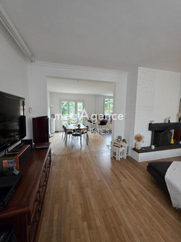 Maison à FRESNES, 94260 - 6 pièces 129m²