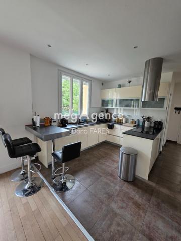 Maison à FRESNES, 94260 - 6 pièces 129m²