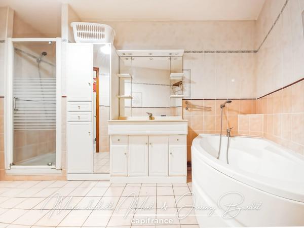 Maison 5 chambres avec piscine au calme