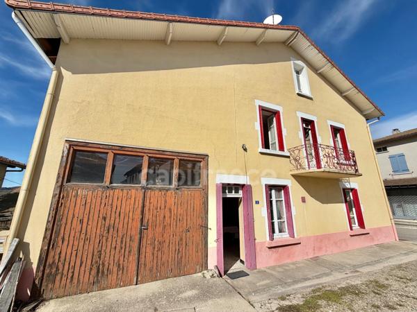 MAISON DE VILLAGE DE 185 M2 À RÉNOVER, 6 CHAMBRES, TERRAIN DÉPORTÉ DE 208 M2, COMBLES AMÉNAGEABLES DE 120 M2, FIBRE OPTIQUE, GARAGE, ATELIER, CAVE VOÛTÉE, TOUT-À-LÉGOUT, TF 182€