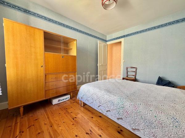 MAISON DE VILLAGE DE 185 M2 À RÉNOVER, 6 CHAMBRES, TERRAIN DÉPORTÉ DE 208 M2, COMBLES AMÉNAGEABLES DE 120 M2, FIBRE OPTIQUE, GARAGE, ATELIER, CAVE VOÛTÉE, TOUT-À-LÉGOUT, TF 182€