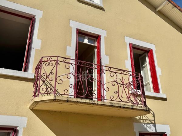 MAISON DE VILLAGE DE 185 M2 À RÉNOVER, 6 CHAMBRES, TERRAIN DÉPORTÉ DE 208 M2, COMBLES AMÉNAGEABLES DE 120 M2, FIBRE OPTIQUE, GARAGE, ATELIER, CAVE VOÛTÉE, TOUT-À-LÉGOUT, TF 182€