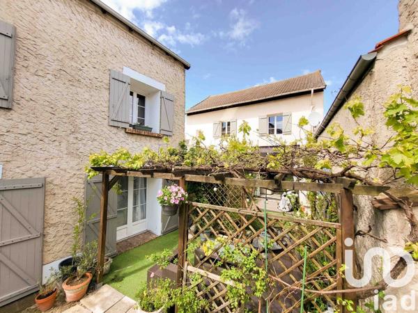 Maison à vendre 8 pièces 243 m² Flins-sur-Seine