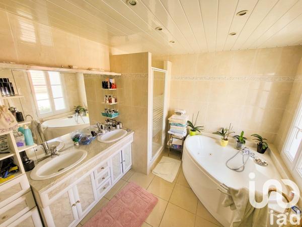 Maison à vendre 8 pièces 243 m² Flins-sur-Seine