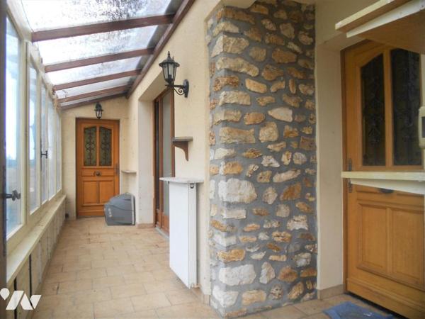 Maison familiale d'environ 180 m² sur sous-sol total