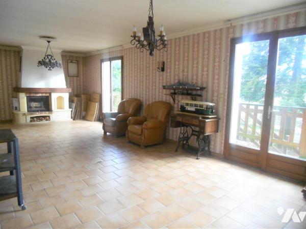 Maison familiale d'environ 180 m² sur sous-sol total