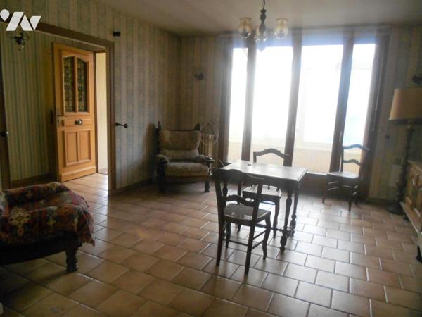 Maison familiale d'environ 180 m² sur sous-sol total