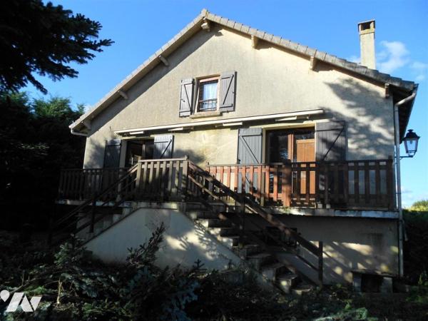 Maison familiale d'environ 180 m² sur sous-sol total