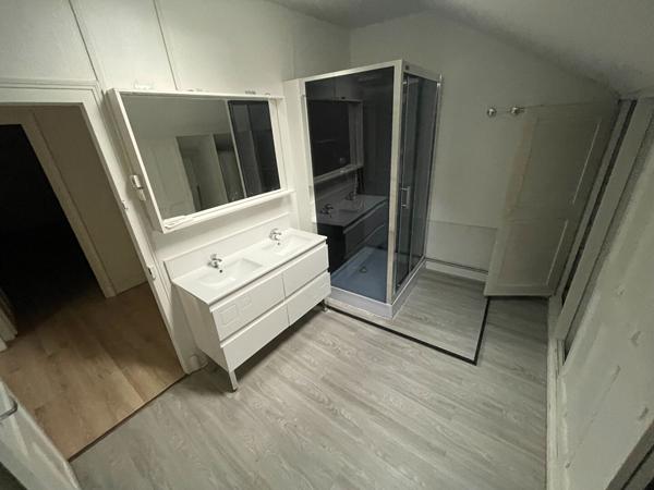 BEL APPARTEMENT SITUE AU COEUR DU CENTRE-VILLE D'ISSOUDUN