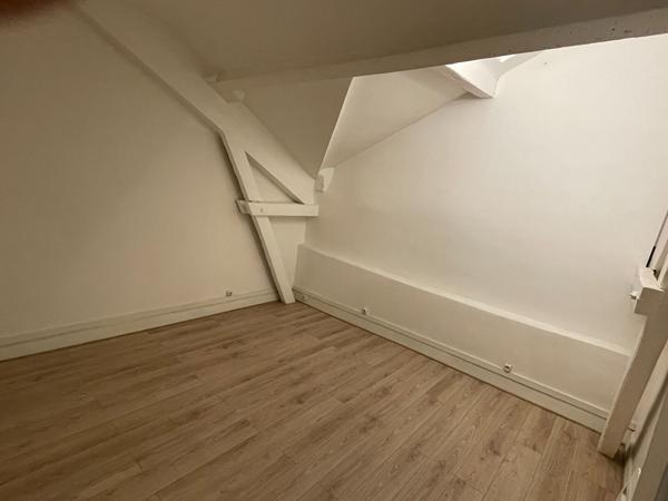 BEL APPARTEMENT SITUE AU COEUR DU CENTRE-VILLE D'ISSOUDUN