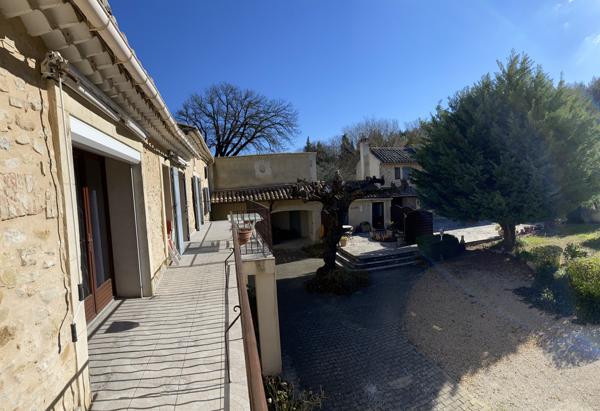 Mas en pierres  Bollène (84500)