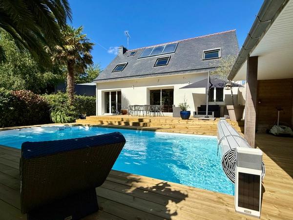 FOUESNANT (29) - Maison 4 chambres - 152 m² habitables - Sans vis à vis - Piscine - Garage - Carport
