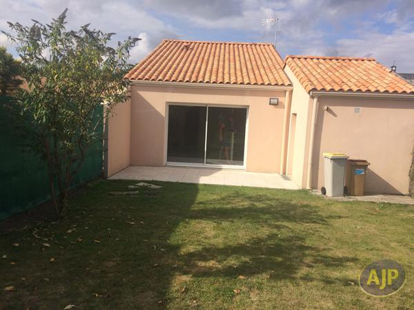 Maison à louer La Seguiniere : 3 pièces, 63m² avec 2 chambre(s) à 745€ - AJP Immobilier Cholet