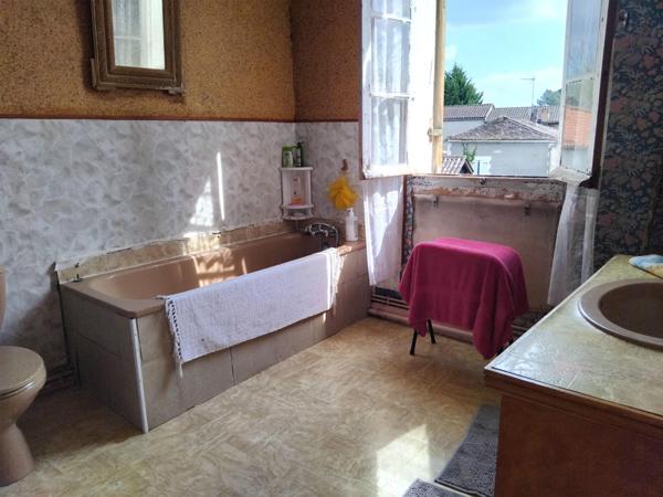 Magnifique maison de ville au Fleix avec terrain constructible