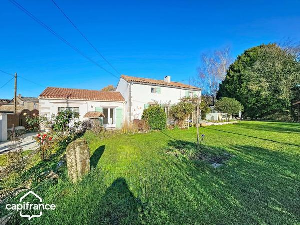 Maison familiale 131 m² – 4 chambres + bureau – vie de plain-pied – jardin 620 m² – La Chapelle-Gaudin (Argentonnay 79150)