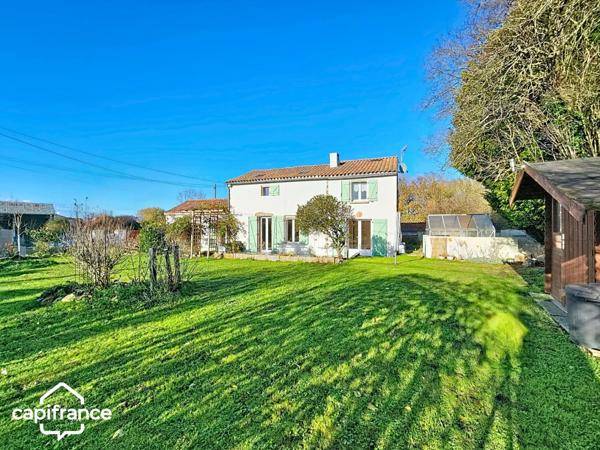 Maison familiale 131 m² – 4 chambres + bureau – vie de plain-pied – jardin 620 m² – La Chapelle-Gaudin (Argentonnay 79150)