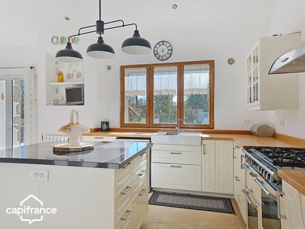Maison familiale 131 m² – 4 chambres + bureau – vie de plain-pied – jardin 620 m² – La Chapelle-Gaudin (Argentonnay 79150)