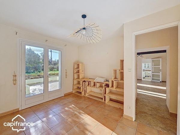 Maison familiale 131 m² – 4 chambres + bureau – vie de plain-pied – jardin 620 m² – La Chapelle-Gaudin (Argentonnay 79150)