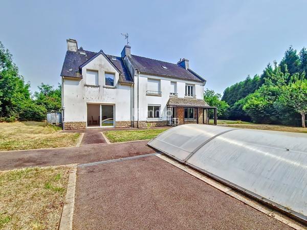 Maison de 10 pièces, 213 m2 à Scaër (29390)