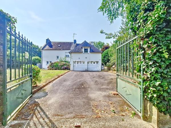 Maison de 10 pièces, 213 m2 à Scaër (29390)