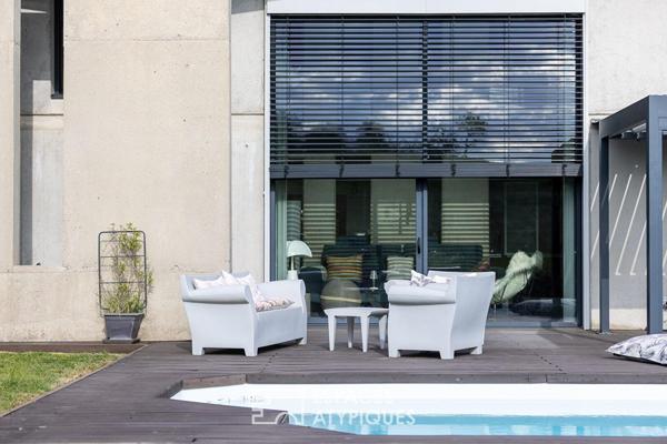Entre design et nature, maison d’architecte avec piscine et vue dégagée