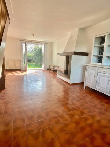 Maison à louer    5 pièces • 97 m2 Aire-sur-l'Adour