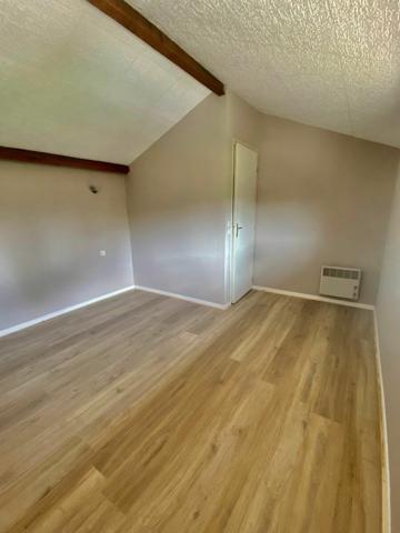 Maison à louer    5 pièces • 97 m2 Aire-sur-l'Adour