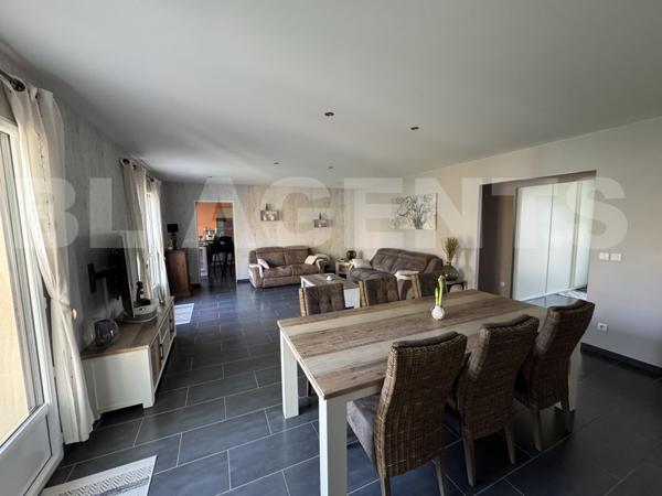 Plain pied Construction 2012 DPE B Terrain 528 m² domotique 