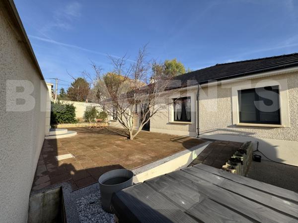 Plain pied Construction 2012 DPE B Terrain 528 m² domotique 