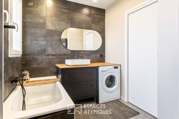 Appartement rénové par architecte avec balcon et vue dégagée