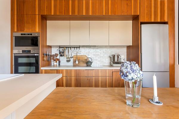 Appartement rénové par architecte avec balcon et vue dégagée